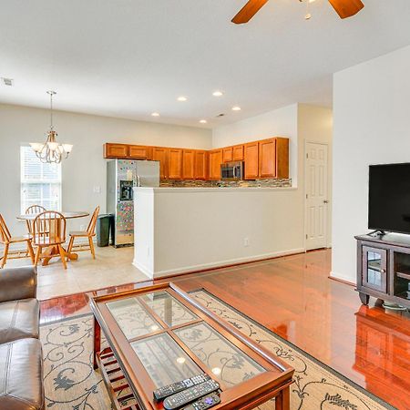 Cozy Greensboro Townhome With Community Pool And Grill Buitenkant foto