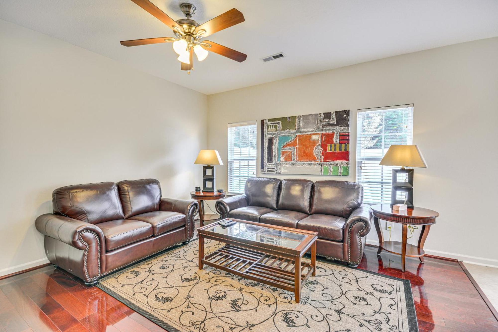Cozy Greensboro Townhome With Community Pool And Grill Buitenkant foto